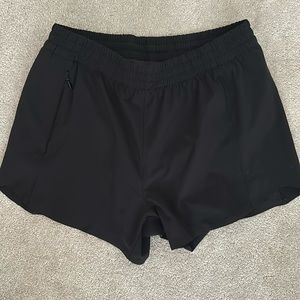 athleta girl, Heart the Hustle 2.5 shorts. black, size XL